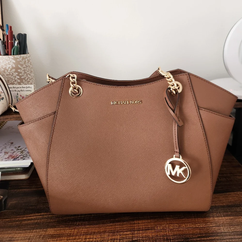 Michael Kors Saffiano Leather Bag - Picture 4 of 10